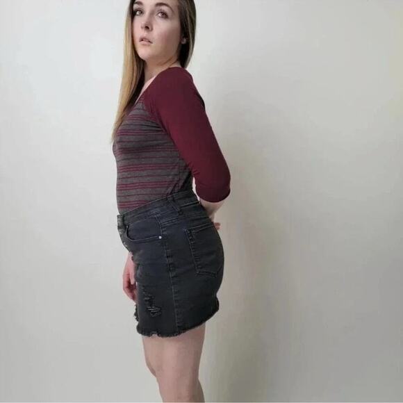 Striped Tee Shirt - Picture 6 of 7